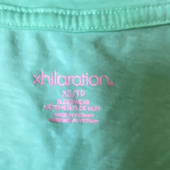 Peace Sign Graphic T-Shirt - Picture 3 of 3